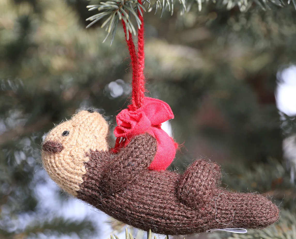 Otter Ornament Set