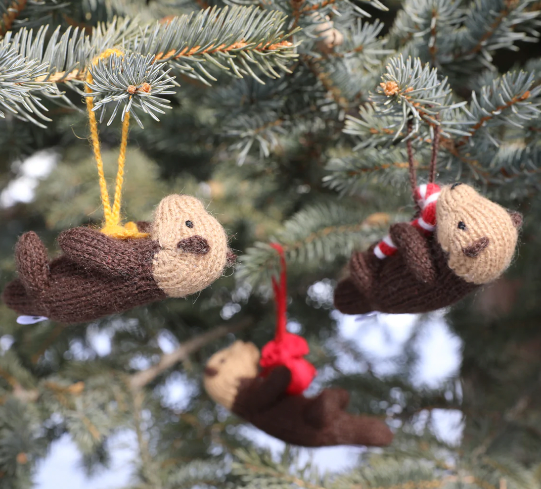 Otter Ornament Set